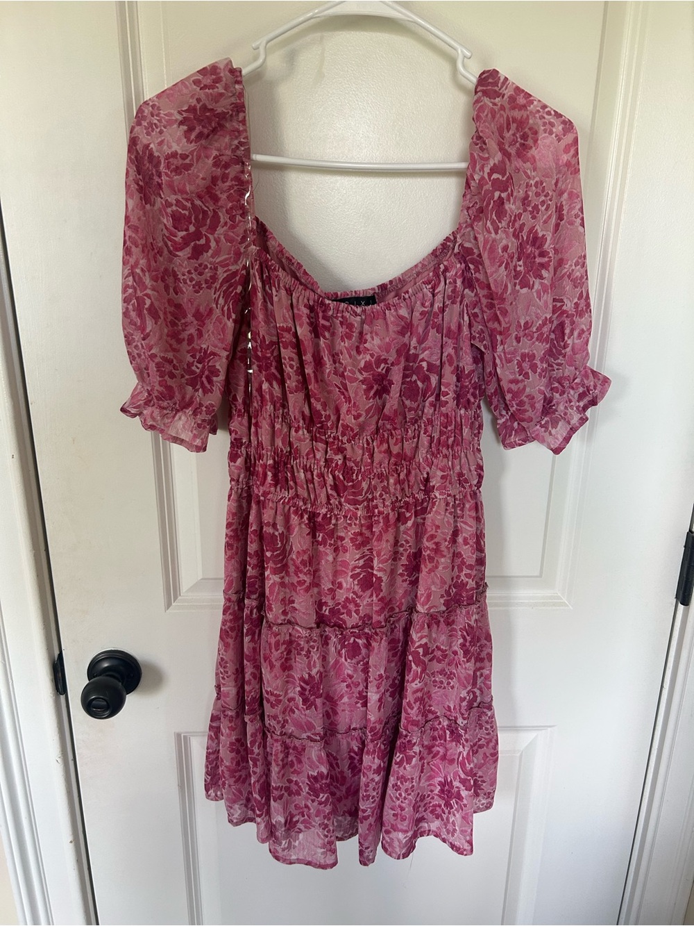 Romantic Pink Floral Puff-Sleeve Mini Dress